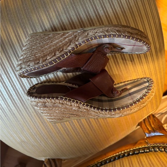 Burberry slide on sandals - Picture 2 of 5